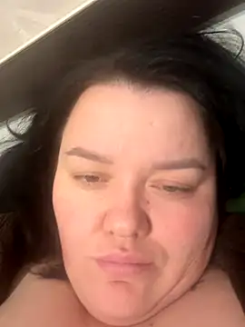 Snapshot of SunnyLeila2101 chatting on 11/04/25, 04:17 SunnyLeila2101 online show from 11/04/25, 04:17