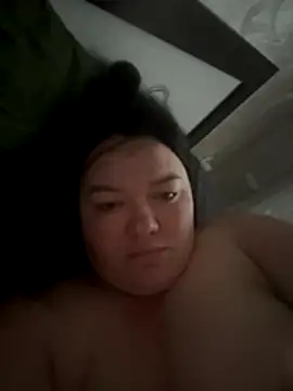 Snapshot of SunnyLeila2101 chatting on 11/06/25, 05:19 SunnyLeila2101 online show from 11/06/25, 05:19