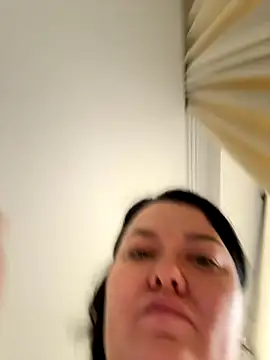 Snapshot of SunnyLeila2101 chatting on 11/22/25, 09:52 SunnyLeila2101 online show from 11/22/25, 09:52