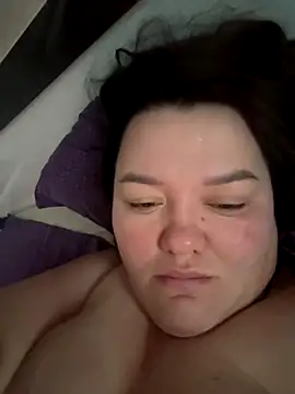 Snapshot of SunnyLeila2101 chatting on 11/25/25, 05:29 SunnyLeila2101 online show from 11/25/25, 05:29