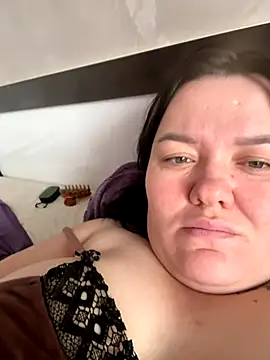 Snapshot of SunnyLeila2101 chatting on 12/02/25, 08:41 SunnyLeila2101 online show from 12/02/25, 08:41