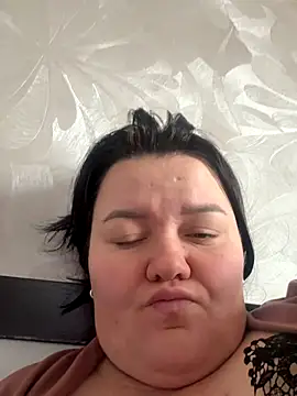 Snapshot of SunnyLeila2101 chatting on 12/03/25, 10:35 SunnyLeila2101 online show from 12/03/25, 10:35