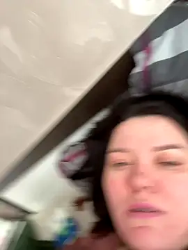 Snapshot of SunnyLeila2101 chatting on 12/14/25, 09:47 SunnyLeila2101 online show from 12/14/25, 09:47