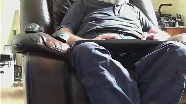 janzer13 online show from 09/17/25, 11:56