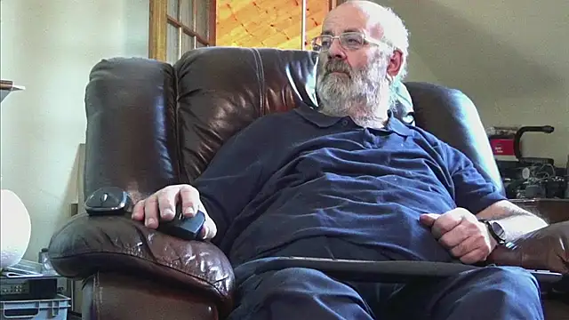 janzer13 online show from 11/19/25, 02:06