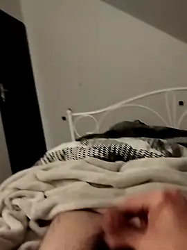 Snapshot of tip_hard_cock chatting on 10/29/25, 04:42 tip hard cock online show from 10/29/25, 04:42