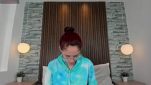 Snapshot of melodyvega0591 chatting on 10/17/25, 12:41 melodyvega0591 online show from 10/17/25, 12:41