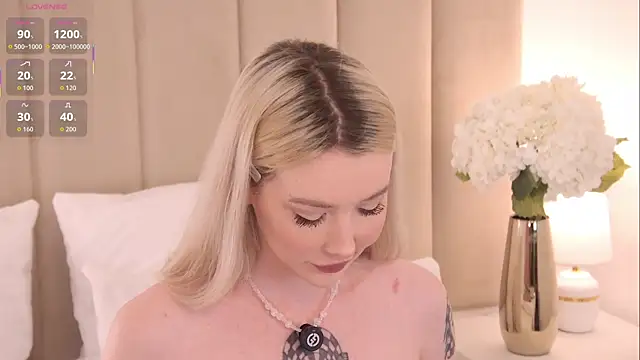 Snapshot of Nesolla chatting on 10/06/25, 07:22 Nesolla online show from 10/06/25, 07:22