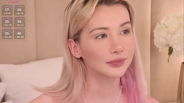 Snapshot of Nesolla chatting on 10/21/25, 07:03 Nesolla online show from 10/21/25, 07:03