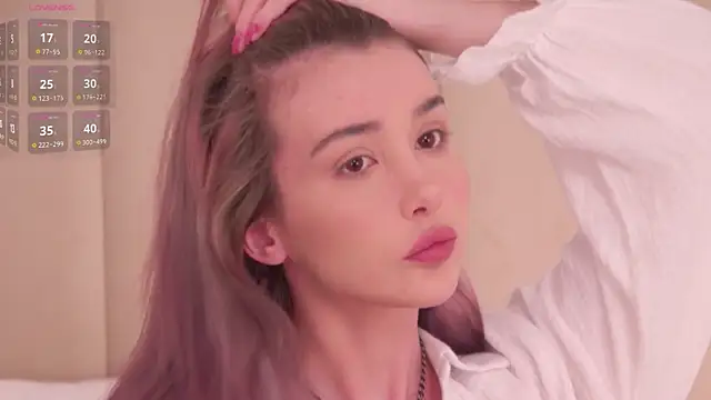 Snapshot of Nesolla chatting on 11/28/25, 06:10 Nesolla online show from 11/28/25, 06:10