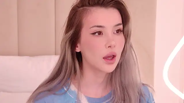 Nesolla online show from 03/30/26, 09:10