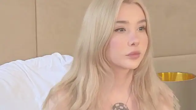 Snapshot of Nesolla chatting on 07/23/26, 11:08 Nesolla online show from 07/23/26, 11:08