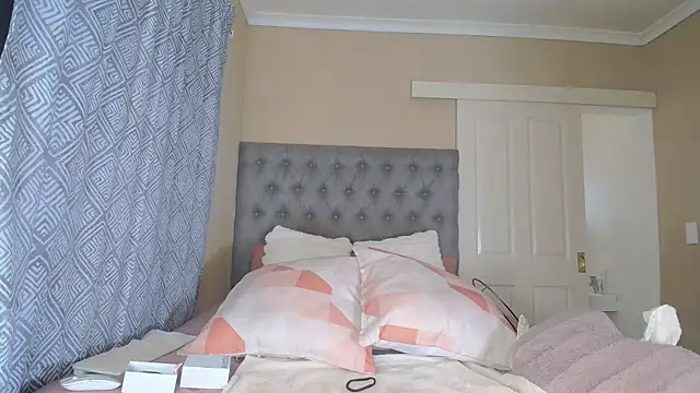 nanababe1 online show from 04/22/26, 08:06