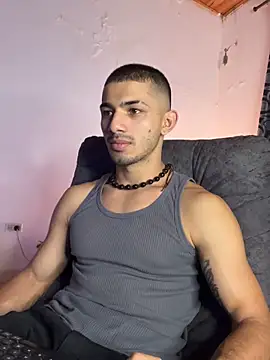 Snapshot of ArturoCardona_ chatting on 10/03/25, 12:35 ArturoCardona online show from 10/03/25, 12:35