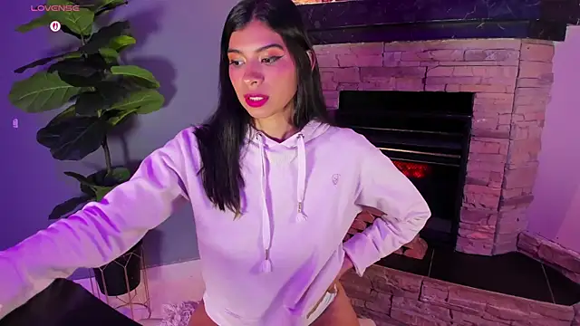 Lola Pierce online show from 10/22/25, 12:05