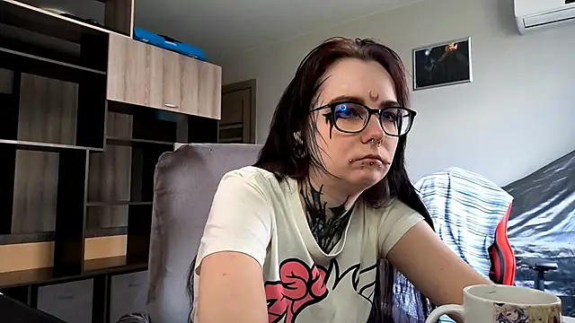 HighelikeGirl online show from 09/26/25, 07:23