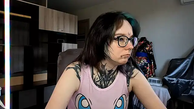 HighelikeGirl online show from 10/22/25, 07:19