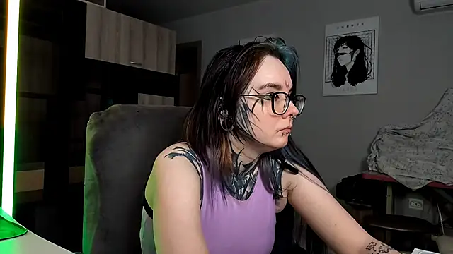 HighelikeGirl online show from 11/04/25, 06:56