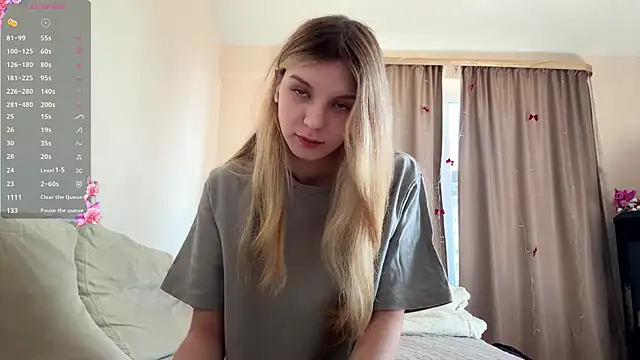 Snapshot of FruityXo chatting on 06/05/26, 11:27 FruityXo online show from 06/05/26, 11:27