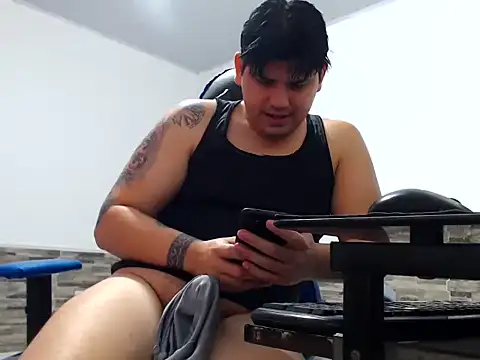 Snapshot of mister_cum1999 chatting on 07/20/26, 05:37 mister cum1999 online show from 07/20/26, 05:37