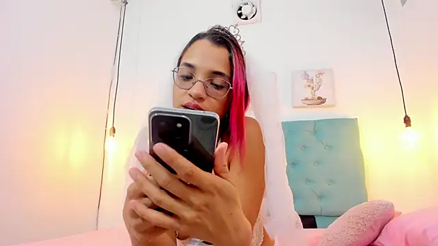 cris dulce online show from 10/21/25, 01:56