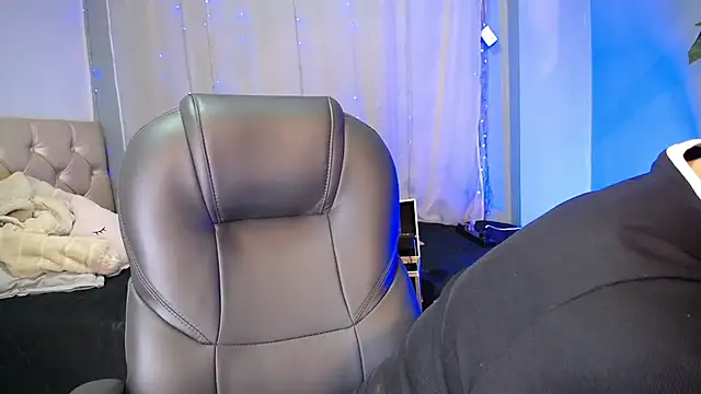 Lulugh  online show from 11/14/25, 07:23