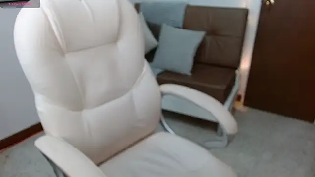   Damian    online show from 12/04/25, 01:04