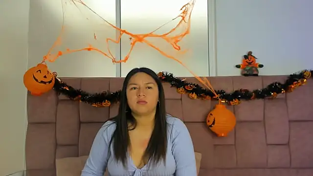 Snapshot of BellaRoux1 chatting on 10/03/25, 12:02 BellaRoux1 online show from 10/03/25, 12:02