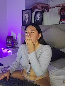 Snapshot of BellaRoux1 chatting on 10/23/25, 11:53 BellaRoux1 online show from 10/23/25, 11:53