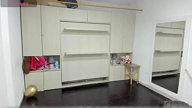 LilyWhitney online show from 04/14/26, 03:56