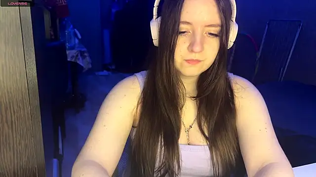 LauretteRagar online show from 12/02/25, 06:14