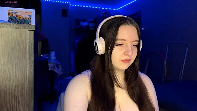 LauretteRagar online show from 12/05/25, 05:31