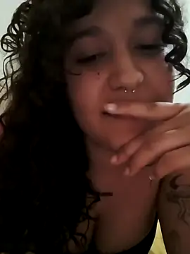 Snapshot of Nuria77 chatting on 11/08/25, 02:34 Nuria77 online show from 11/08/25, 02:34