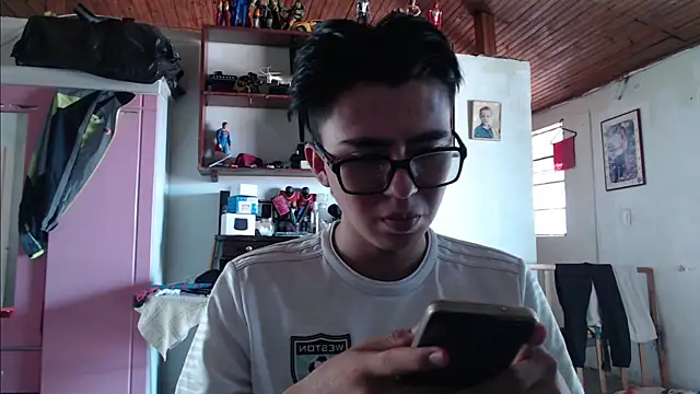 BADBOY200402 online show from 10/09/25, 08:18