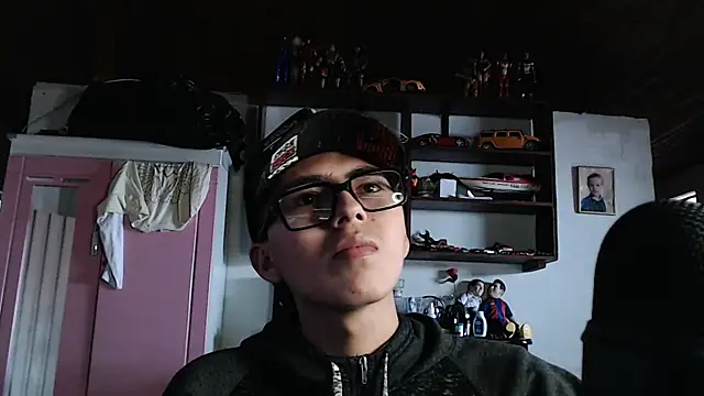 BADBOY200402 online show from 11/28/25, 08:22