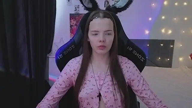 Luna Navy online show from 02/13/26, 07:15