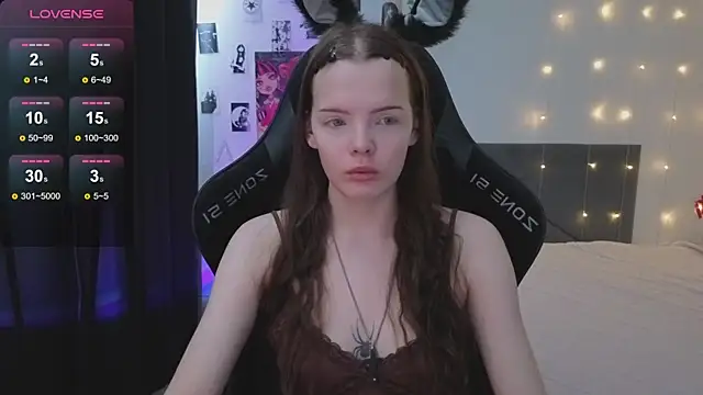 Luna Navy online show from 02/18/26, 06:53