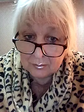 Snapshot of Alexia64231 chatting on 10/28/25, 07:34 Alexia64231 online show from 10/28/25, 07:34