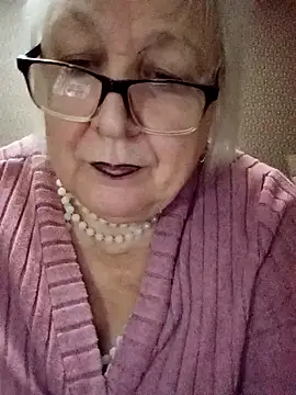 Snapshot of Alexia64231 chatting on 11/13/25, 08:41 Alexia64231 online show from 11/13/25, 08:41