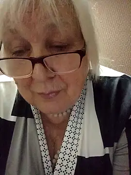 Snapshot of Alexia64231 chatting on 11/18/25, 07:24 Alexia64231 online show from 11/18/25, 07:24