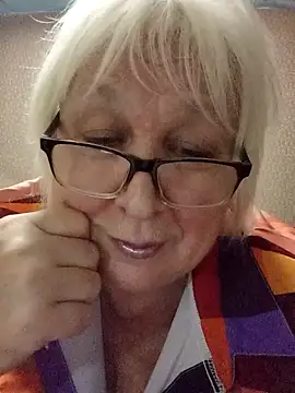 Snapshot of Alexia64231 chatting on 11/24/25, 03:56 Alexia64231 online show from 11/24/25, 03:56