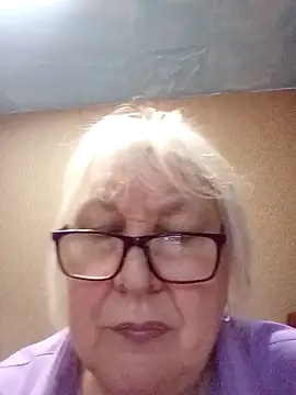 Snapshot of Alexia64231 chatting on 12/01/25, 03:33 Alexia64231 online show from 12/01/25, 03:33