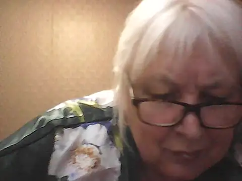 Alexia64231 online show from 12/03/25, 05:04