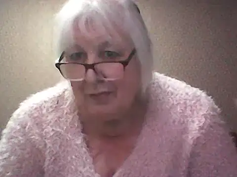 Snapshot of Alexia64231 chatting on 12/17/25, 06:36 Alexia64231 online show from 12/17/25, 06:36