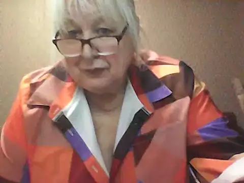 Snapshot of Alexia64231 chatting on 12/22/25, 02:08 Alexia64231 online show from 12/22/25, 02:08