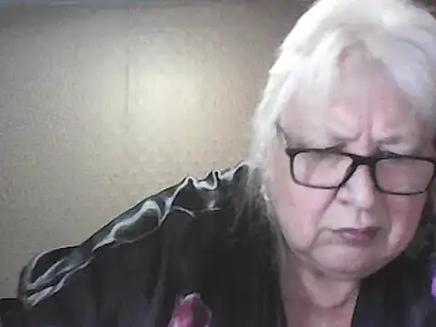 Alexia64231 online show from 04/17/26, 12:35