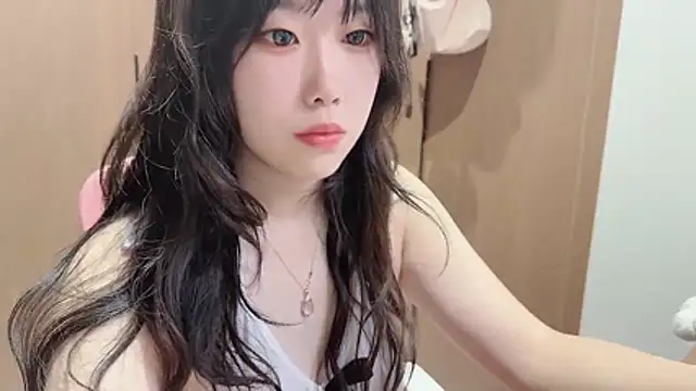 Lilium-520 online show from 12/04/25, 11:41