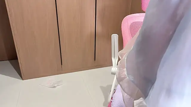 Lilium-520 online show from 04/05/26, 12:24