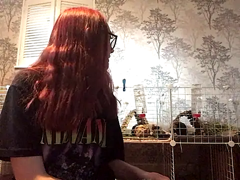 Snapshot of ivysplayhouse chatting on 09/12/25, 11:43 ivysplayhouse online show from 09/12/25, 11:43