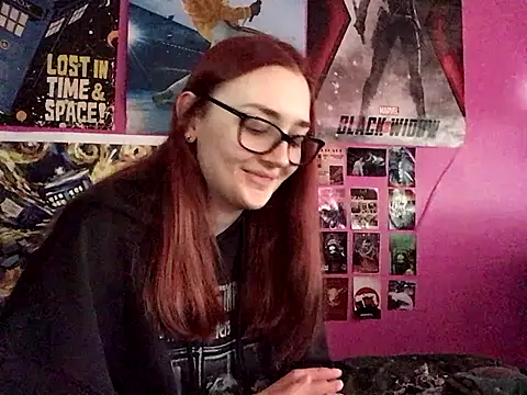 Snapshot of ivysplayhouse chatting on 09/27/25, 12:43 ivysplayhouse online show from 09/27/25, 12:43